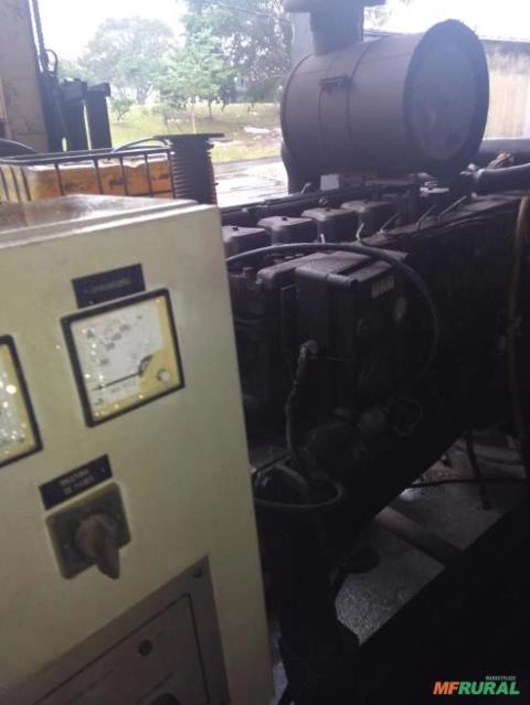 Imagem GERADOR DE ENERGIA 150 KVA/ ANO 1998/ 759 HRS/ PAINEL DE COMANDO ANALÓGICO Imagem GERADOR DE ENERGIA 150 KVA/ ANO 1998/ 759 HRS/ PAINEL DE COMANDO ANALÓGICO