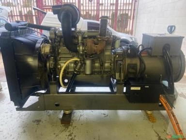 Imagem GERADOR DE ENERGIA 150 KVA/ ANO 2001/ C/ (Q.T.A) Imagem GERADOR DE ENERGIA 150 KVA/ ANO 2001/ C/ (Q.T.A)