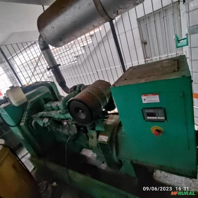 GERADOR DE ENERGIA 170/150 KVA/ ANO 2006/ C/ ( Q.T.A) Imagem GERADOR DE ENERGIA 170/150 KVA/ ANO 2006/ C/ ( Q.T.A)