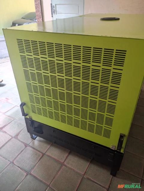 Imagem Gerador de energia 25 kva PAINEL DE COMANDO DIGITAL 500 HRS Imagem Gerador de energia 25 kva PAINEL DE COMANDO DIGITAL 500 HRS