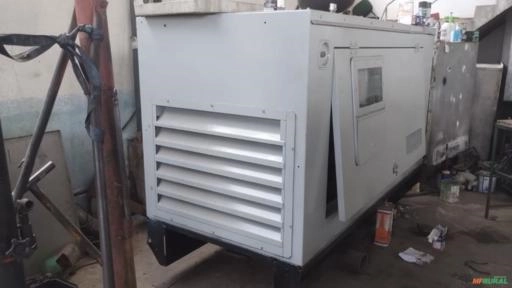 GERADOR ENERGIA 100 KVA CATERPILLAR *RJ *OPORTUNIDADE* Imagem GERADOR ENERGIA 100 KVA CATERPILLAR *RJ *OPORTUNIDADE*