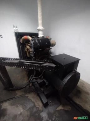 GERADOR ENERGIA 260/250 KVA 2007  + QTA MOTOR CUMMINS 6CTA (SÉRIE C - 6 CILINDROS) GERADOR ENERGIA 260/250 KVA 2007  + QTA MOTOR CUMMINS 6CTA (SÉRIE C - 6 CILINDROS)