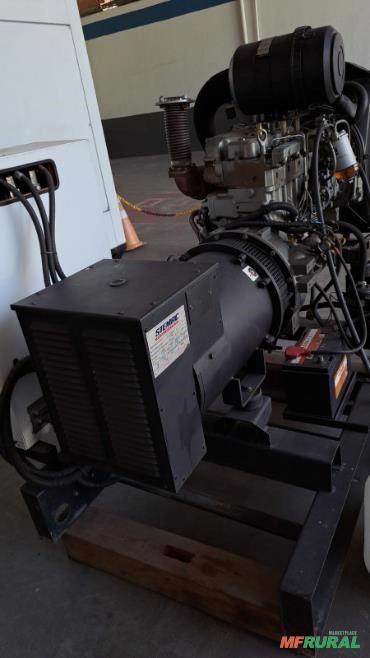 Imagem Gerador de Energia 100 kVA Stemac Ano 2013 350 hrs Motor Mwm 4.10t x10 100kVA Imagem Gerador de Energia 100 kVA Stemac Ano 2013 350 hrs Motor Mwm 4.10t x10 100kVA