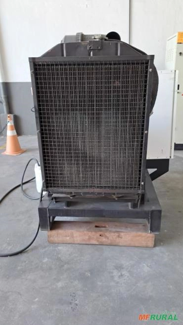 Imagem Gerador de Energia 100 kVA Stemac Ano 2013 350 hrs Motor Mwm 4.10t x10 100kVA Imagem Gerador de Energia 100 kVA Stemac Ano 2013 350 hrs Motor Mwm 4.10t x10 100kVA