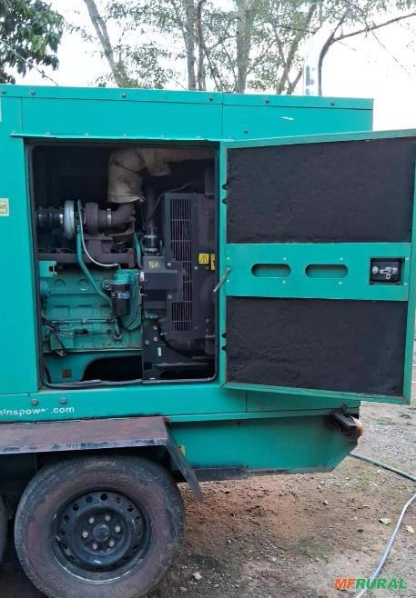 Imagem Gerador de Energia 200 kVA 180 kVA Cummins Carenado Série C 200kVA 180kVA Imagem Gerador de Energia 200 kVA 180 kVA Cummins Carenado Série C 200kVA 180kVA
