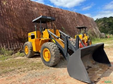 Imagem Pá Carregadeira MICHIGAN 55C  4x4 Ano 1997 Imagem Pá Carregadeira MICHIGAN 55C  4x4 Ano 1997