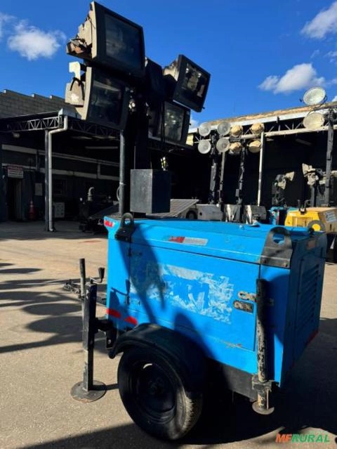 Torre de iluminação Weber a diesel Imagem Torre de iluminação Weber a diesel