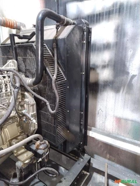 Imagem GERADOR ENERGIA 260 KVA 2013 STEMAC + QTA - MOTOR MWM 6.12TCA (X12 - 6 CILINDROS) Imagem GERADOR ENERGIA 260 KVA 2013 STEMAC + QTA - MOTOR MWM 6.12TCA (X12 - 6 CILINDROS)