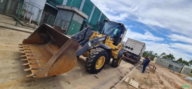 PÁ CARREGADEIRA VOLVO MODELO L60F ANO 2010 Imagem PÁ CARREGADEIRA VOLVO MODELO L60F ANO 2010