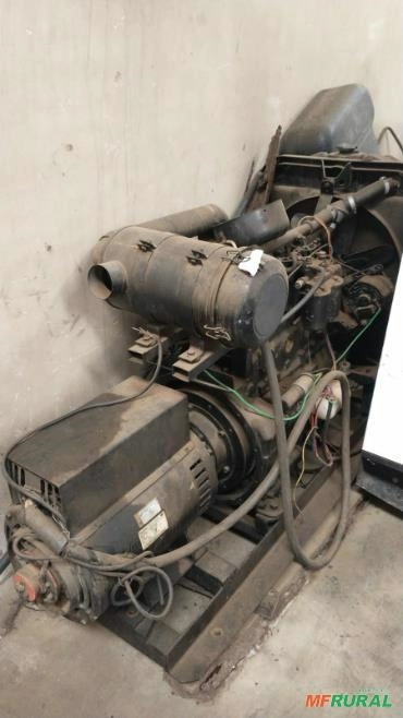 GERADOR ENERGIA 25 KVA 2001 MOTOR MWM D229/4 (4 CILINDROS) Imagem GERADOR ENERGIA 25 KVA 2001 MOTOR MWM D229/4 (4 CILINDROS)