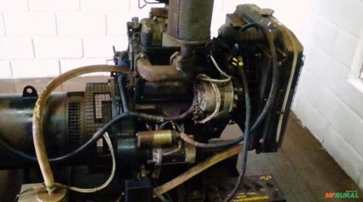 GERADOR ENERGIA 25/20 KVA 2007 MOTOR PERKINS Imagem GERADOR ENERGIA 25/20 KVA 2007 MOTOR PERKINS