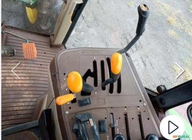 Imagem Trator John Deere 6180J - Ano 2013 Imagem Trator John Deere 6180J - Ano 2013