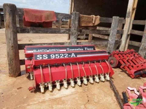 PLANTADEIRA E SEMEADEIRA - SUPER CONSERVADA Imagem PLANTADEIRA E SEMEADEIRA - SUPER CONSERVADA