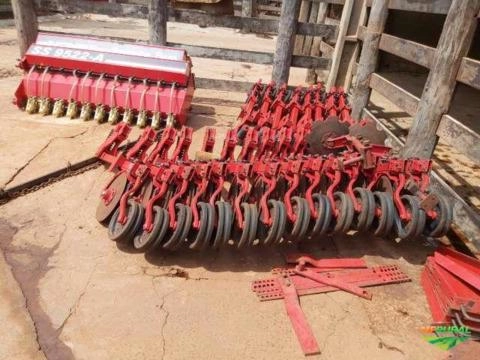 Imagem PLANTADEIRA E SEMEADEIRA - SUPER CONSERVADA Imagem PLANTADEIRA E SEMEADEIRA - SUPER CONSERVADA