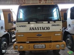 Caminhão Ford C 2622e 6x4 ano 10