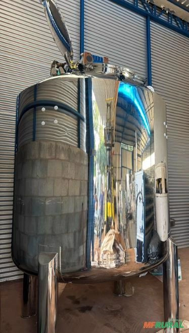 REATOR EM AÇO INOX 3.500L Imagem REATOR EM AÇO INOX 3.500L