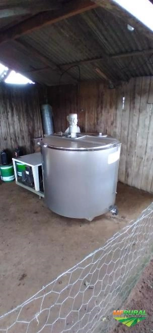 Resfriador de Leite Reafrio 600 litros 220V Imagem Resfriador de Leite Reafrio 600 litros 220V