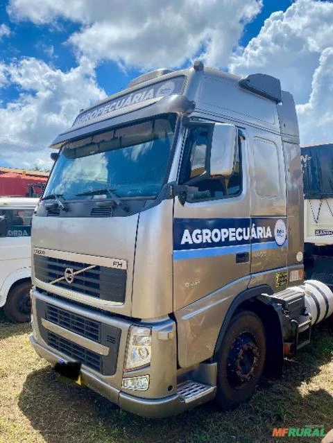 Caminhão Volvo FH440 6x4T