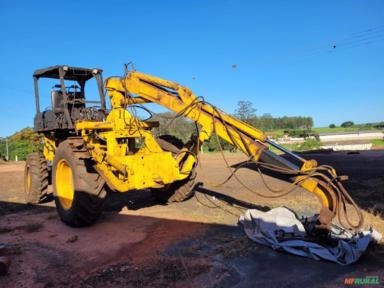 Carregadeira Florestal Valmet 118 com Garra + 4 Pneus Novos – Ótimo Estado Imagem Carregadeira Florestal Valmet 118 com Garra + 4 Pneus Novos – Ótimo Estado