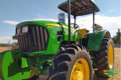 Trator John Deere 5705 4x2 ano 18 Imagem Trator John Deere 5705 4x2 ano 18