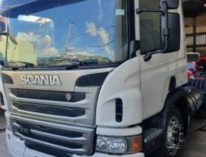 Caminhão Scania Scania P360 4x2 at ano 13