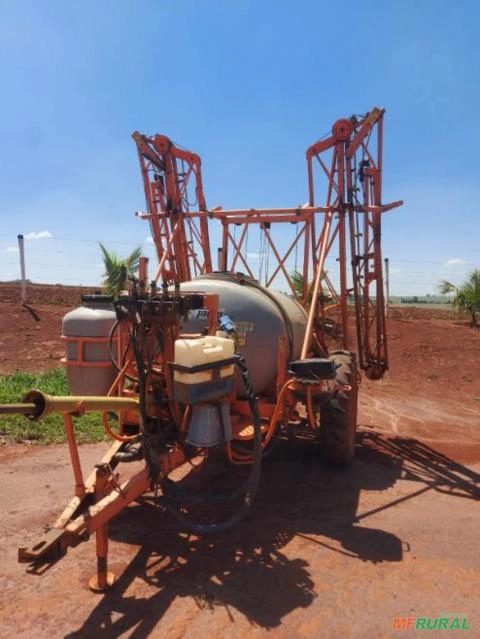 Pulverizador JACTO Columbia AD-18 2000 Litros Imagem Pulverizador JACTO Columbia AD-18 2000 Litros