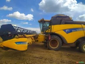 Colheitadeira New Holland CR9060 elevation