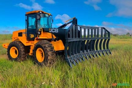 Enleirador Pesado com Proteção para Pá Carregadeira – 3,2m e 5m Imagem Enleirador Pesado com Proteção para Pá Carregadeira – 3,2m e 5m