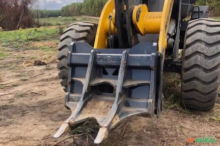 Imagem Gancho Arranca Toco para Pá Carregadeira Acima de 14 Toneladas Imagem Gancho Arranca Toco para Pá Carregadeira Acima de 14 Toneladas