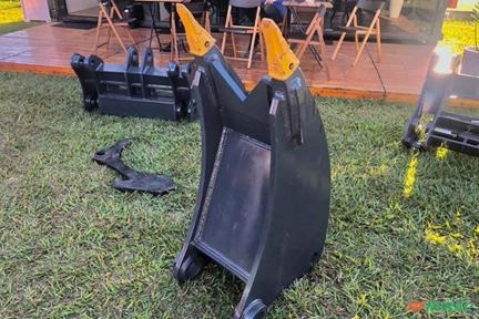 Imagem Gancho de Destoca para Escavadeira Hidráulica – Peso Ajustável Imagem Gancho de Destoca para Escavadeira Hidráulica – Peso Ajustável