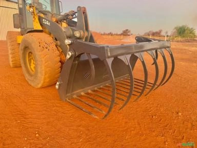 Garra de Silagem para Pá Carregadeira e Retroescavadeira Imagem Garra de Silagem para Pá Carregadeira e Retroescavadeira