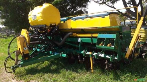 Plantadeira Tatu Ultraflex 12 linhas 50, pantográfica a ar, ano 2013 Imagem Plantadeira Tatu Ultraflex 12 linhas 50, pantográfica a ar, ano 2013