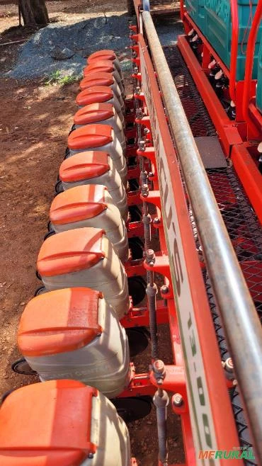 Imagem Plantadeira Terraçus G3 2012 13 linhas Imagem Plantadeira Terraçus G3 2012 13 linhas