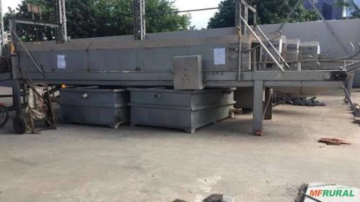 Higienizadora de Caixas Plásticas Dupla Imagem Higienizadora de Caixas Plásticas Dupla