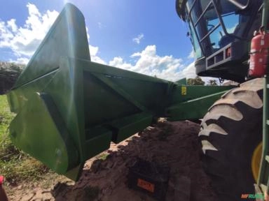 COLHEDORA JOHN DEERE 1550 COM 2 PLATAFORMAS Imagem COLHEDORA JOHN DEERE 1550 COM 2 PLATAFORMAS