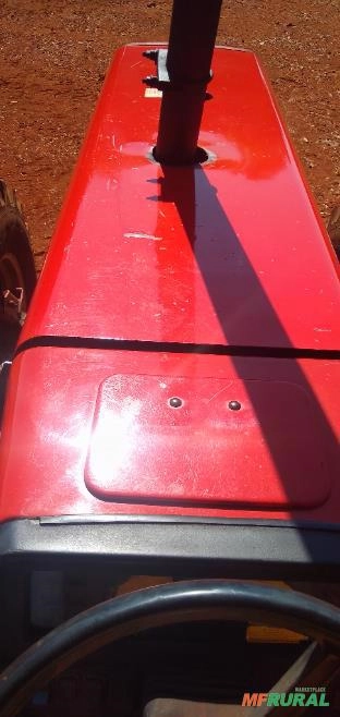 Imagem Polimento e detalhamento em maquinário agrícola Imagem Polimento e detalhamento em maquinário agrícola