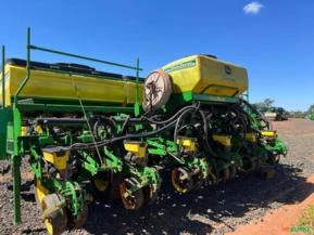 Plantadeira John Deere 2113 ano 2017