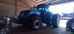 Trator New Holland T8 385 ano 2013