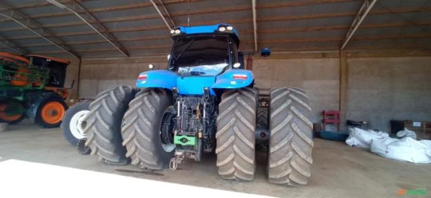 Trator New Holland T8 385 ano 2013