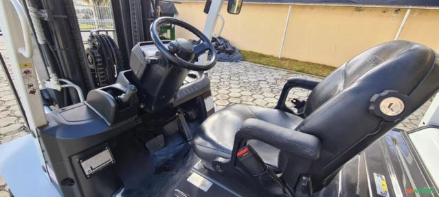 Imagem Empilhadeira Marca TCM Imagem Empilhadeira Marca TCM