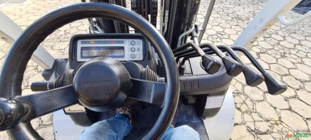 Imagem Empilhadeira Marca TCM Imagem Empilhadeira Marca TCM