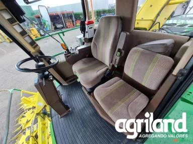 Forrageira John Deere 7280 incluindo plataforma Kemper de 4,5 metros