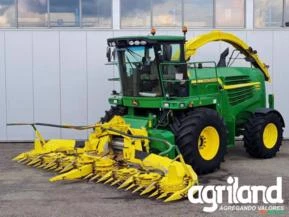 Forrageira John Deere 7280 incluindo plataforma Kemper de 4,5 metros