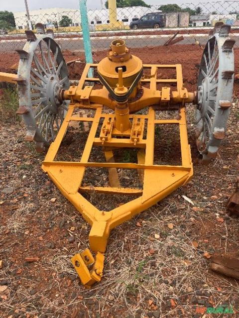 Roçadeira de arrasto Avaré Imagem Roçadeira de arrasto Avaré