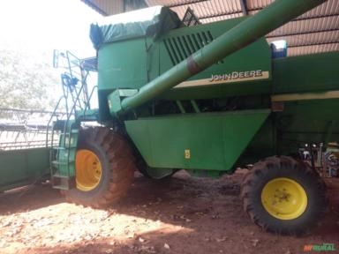 Colheitadeira John Deere 1550 ano 2004 Imagem Colheitadeira John Deere 1550 ano 2004