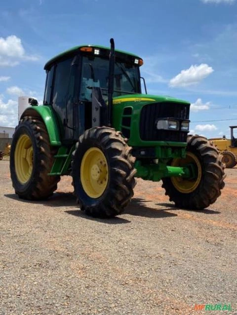 Trator de Pneus John Deere 6415J 2010 Imagem Trator de Pneus John Deere 6415J 2010
