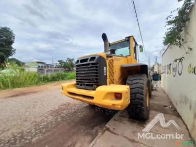 Pá Carregadeira Volvo L120F Horímetro 12.700 horas Imagem Pá Carregadeira Volvo L120F Horímetro 12.700 horas