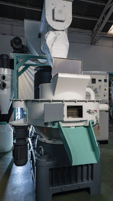 Imagem Peletizadora JNMX630 - 132KW Imagem Peletizadora JNMX630 - 132KW