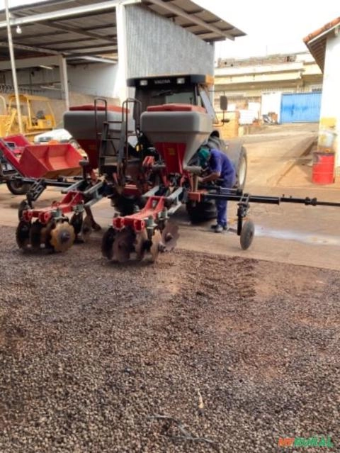 Imagem Sulcador e cultivador Imagem Sulcador e cultivador