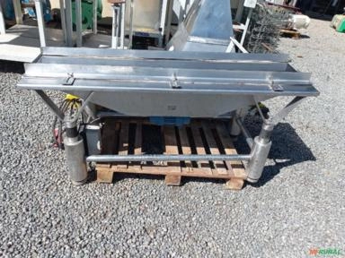 Mesa vibratória em aço inox 1500 mm x 550mm Imagem Mesa vibratória em aço inox 1500 mm x 550mm